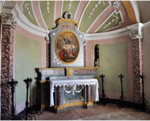 locale che ingloba l’abside romanica Chiesa san vito piossasco